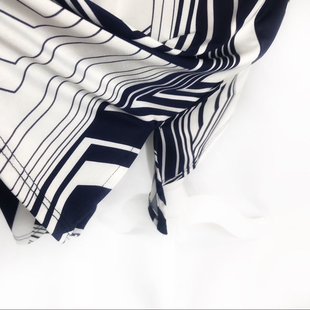 Geometric print v-neck cage back Deep V neck -long - Picture 8 of 8